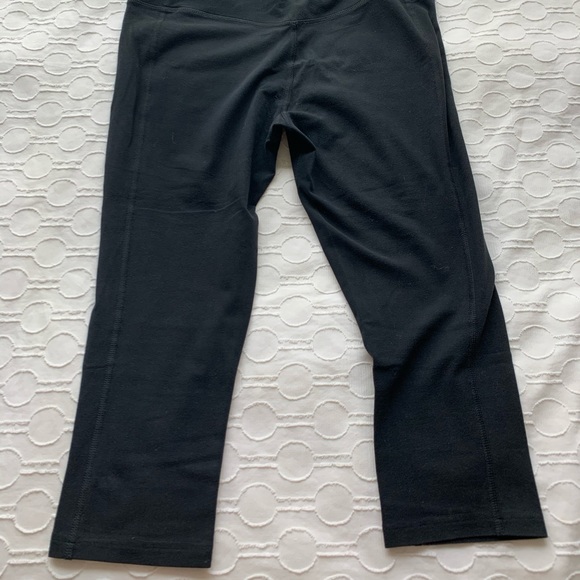 Nike Dri-Fit Cropped Leggings - Picture 4 of 4